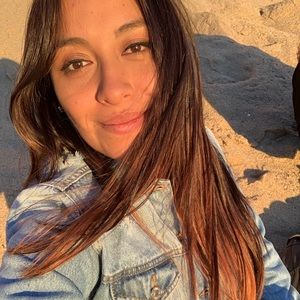 Meet your Posher, Alejandra